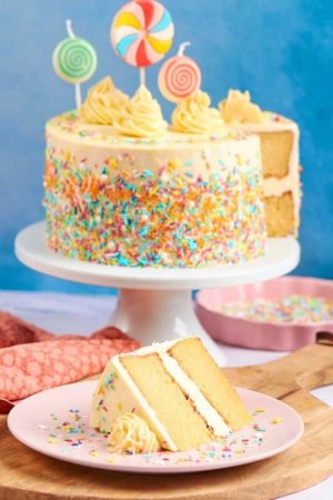 keto-birthday-cake11.jpg